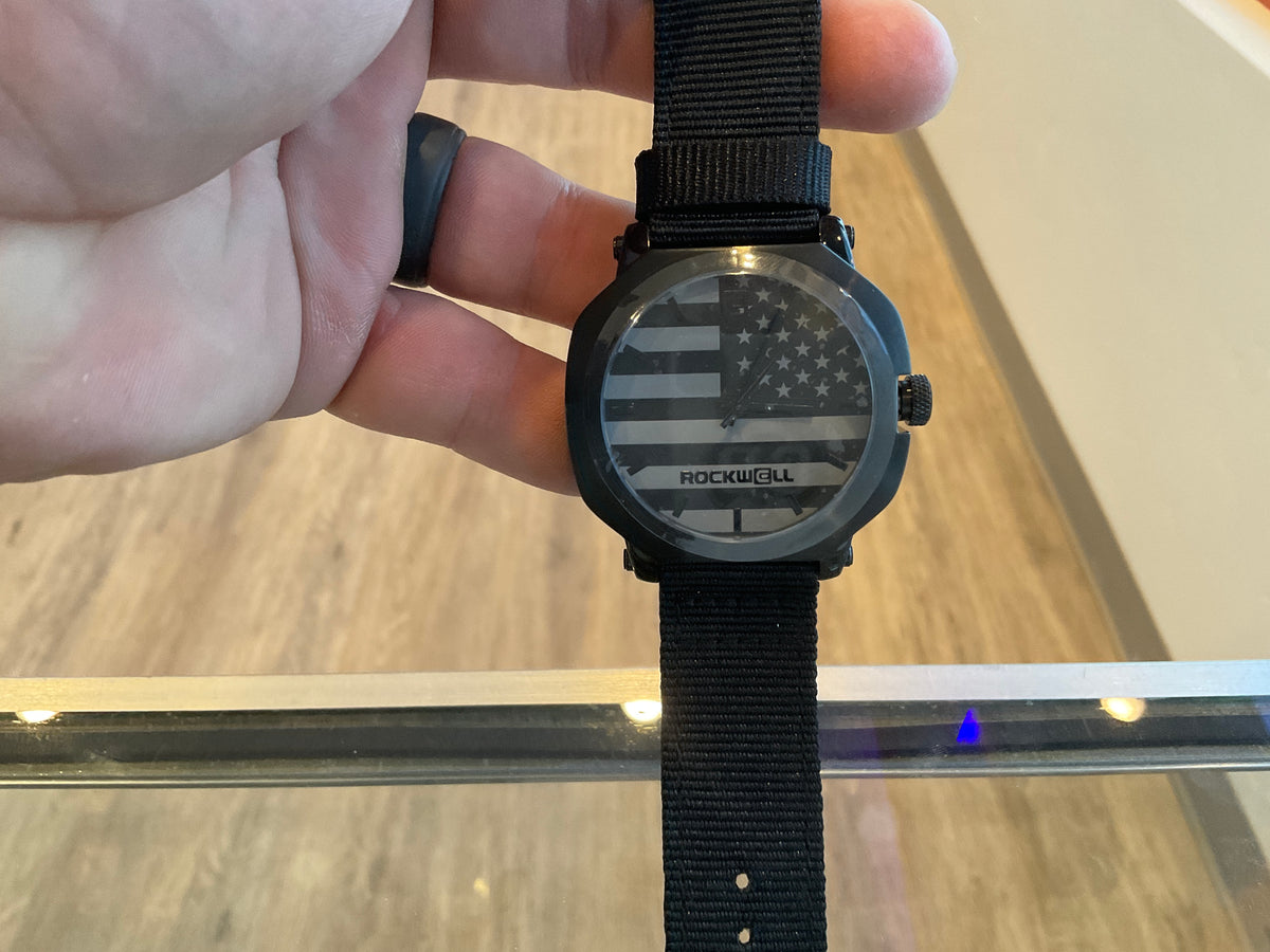 Apex Black/Black No Retreat
