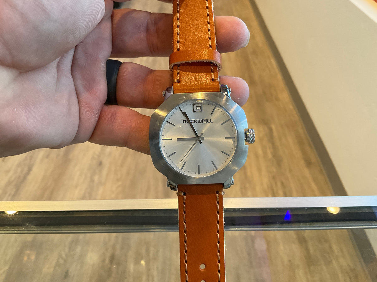 Apex Silver/Tan